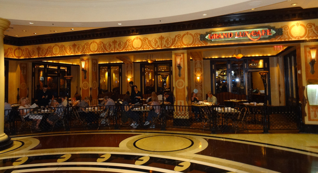 exterior-grand-lux-cafe-venetian-hotel-las-vegas-las-vegas-top-picks