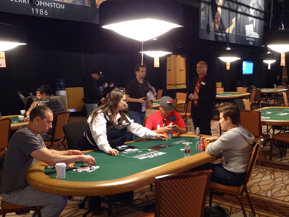 Mixed Max NL Holdem Pros, Vanessa Selbst, JC Tran, & Robert Trepper, WSOP 2014 Vegas