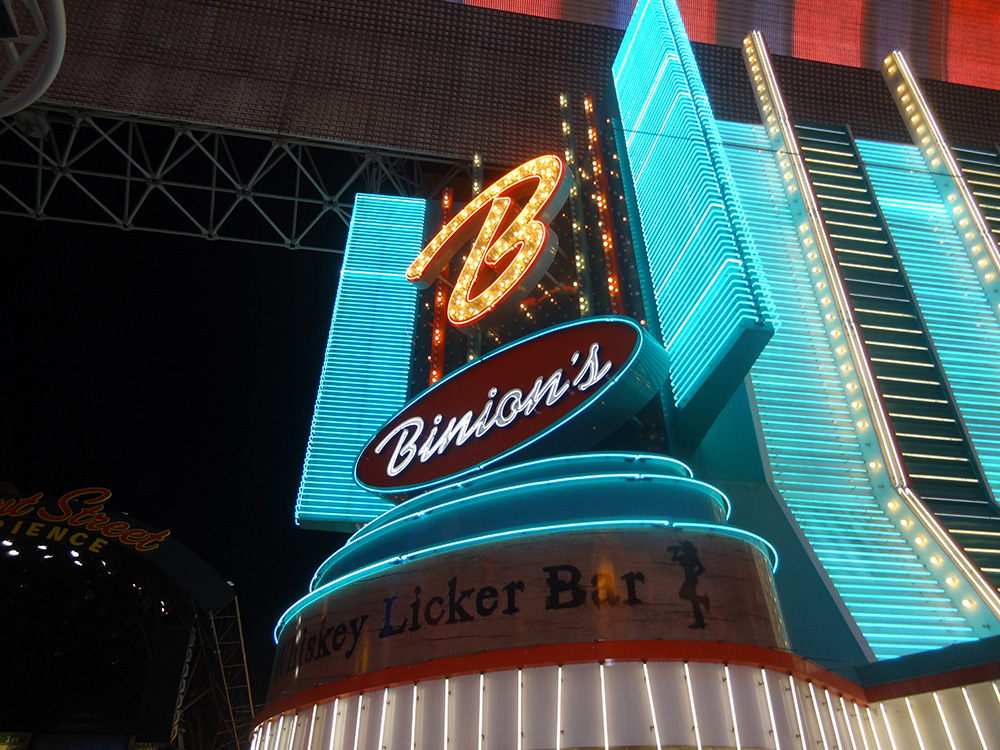 Binions-Casino,-Freemont-Street,-Las-Vegas