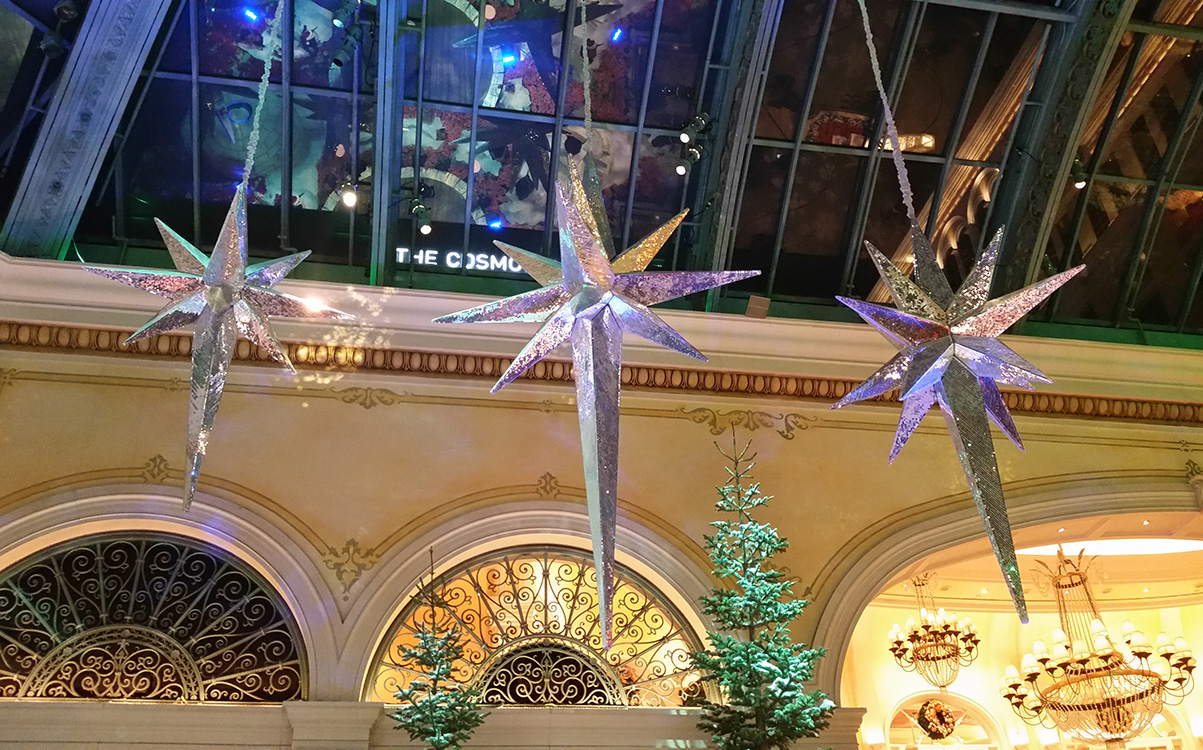 Three-Stars,-Bellagio-Conservatory-Christmas-Celebration,-2014-Las-Vegas