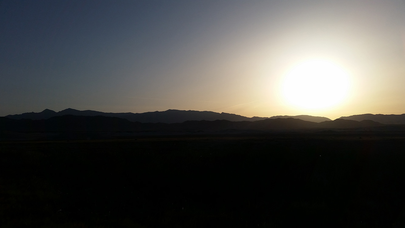Sunrise,-Secret-Desert-Hot-Springs,-Tecopa