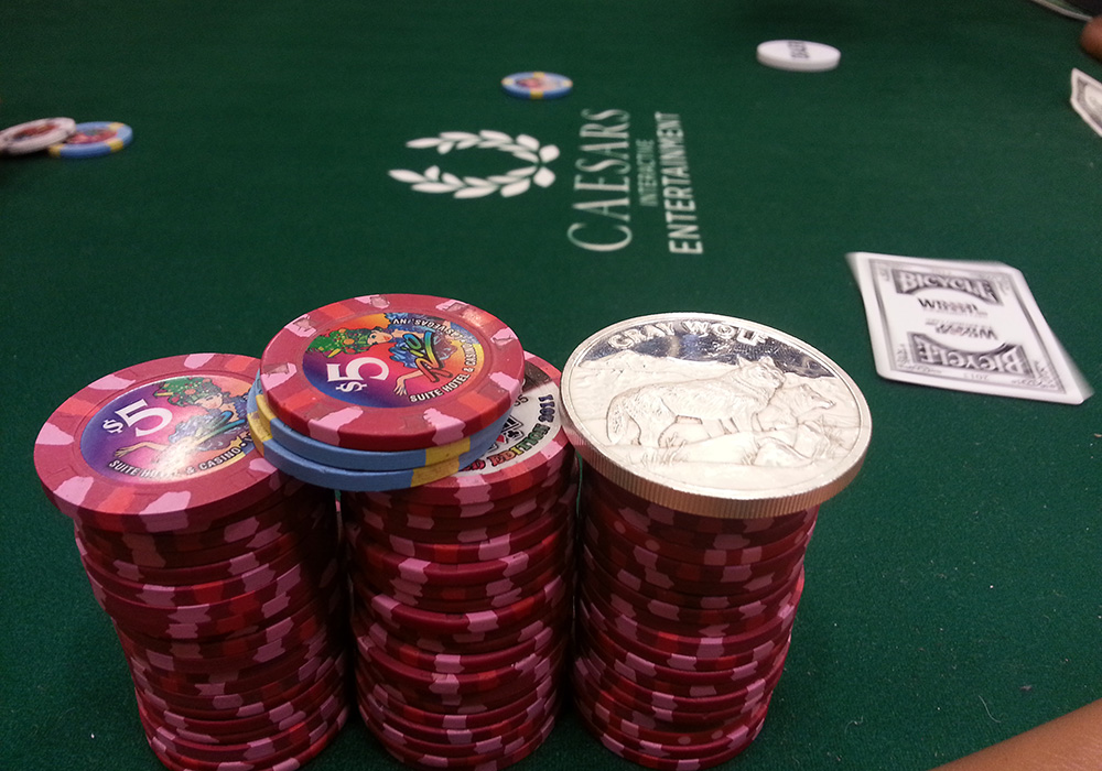 Poker-Chips-at-Table,-Cash-Game,-2013-World-Series-of-Poker_1