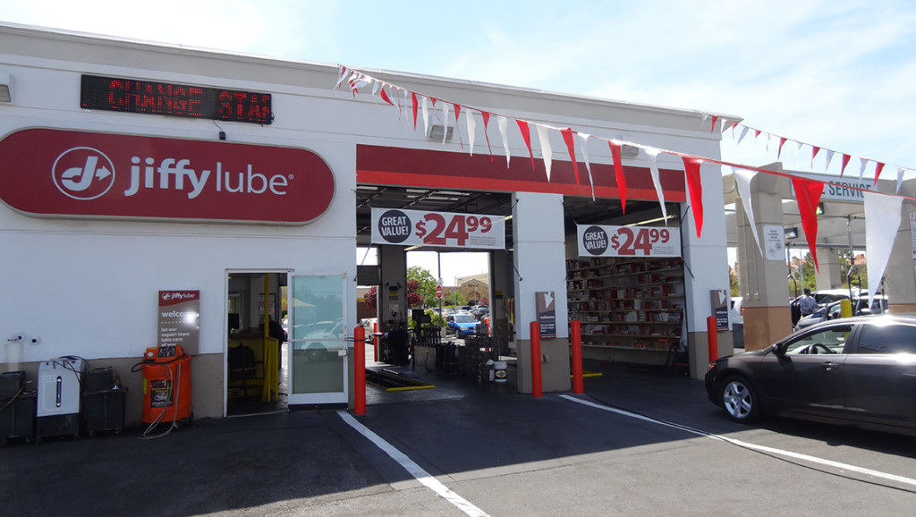 Jiffy Lube next to Fabulous Freddys, Charleston & Fort Apache, Las Vegas