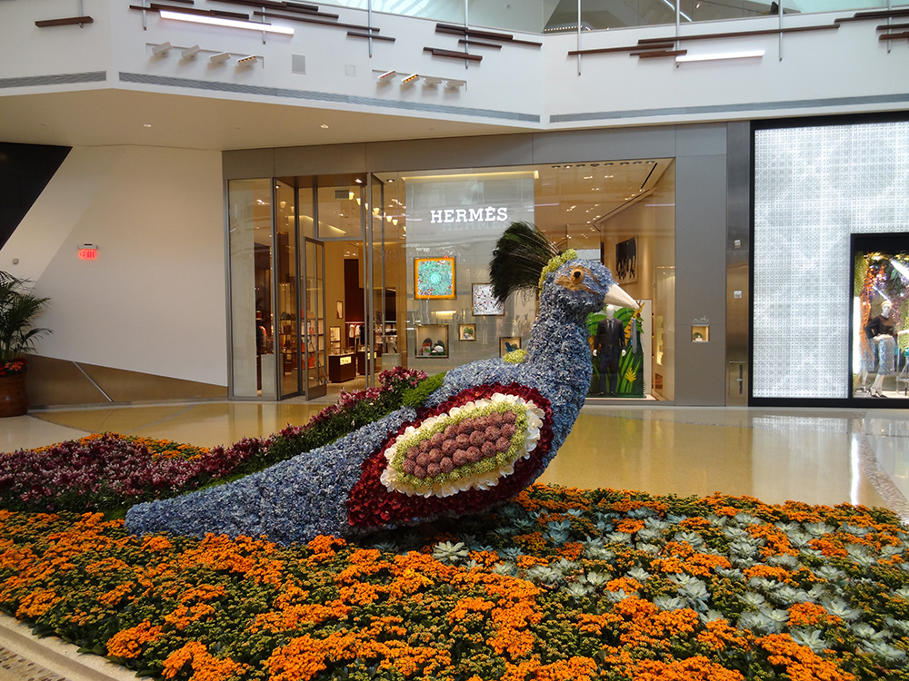 Louis Vuitton - Crystals at City Center, Las Vegas Strip, kennejima