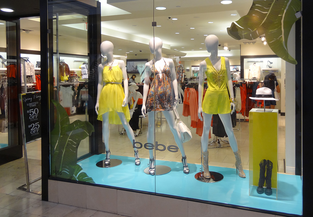 A woman entering the Apple Store, Fashion Show Mall, Las Vegas USA