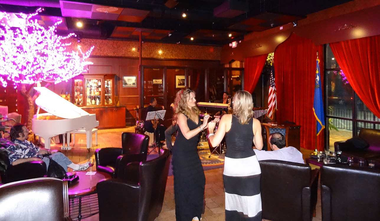 Dancers enjoying Barone Quartet, West Wing Cigar Lounge, Las Vegas