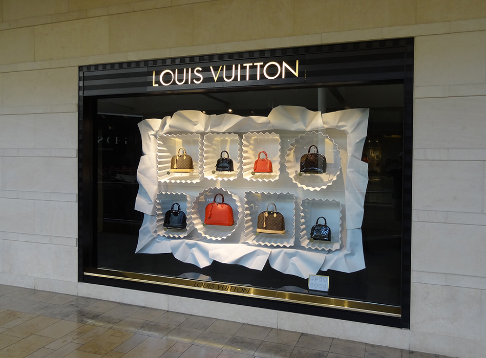 Louis Vuitton Fashion Show Mall Store Hours