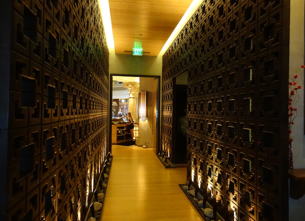 Asian Walkway inside Sushi Roku, Caesars Palace, Las Vegas