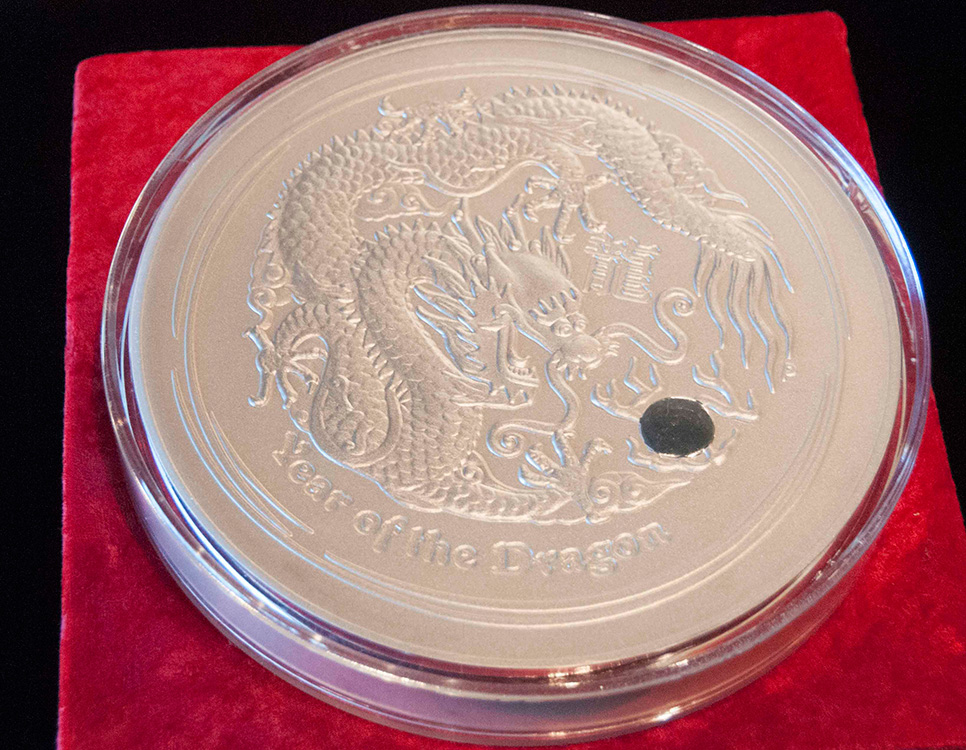 Silver Lunar Year of the Dragon 2012, 10 Kilos, Sahara Coins Las Vegas