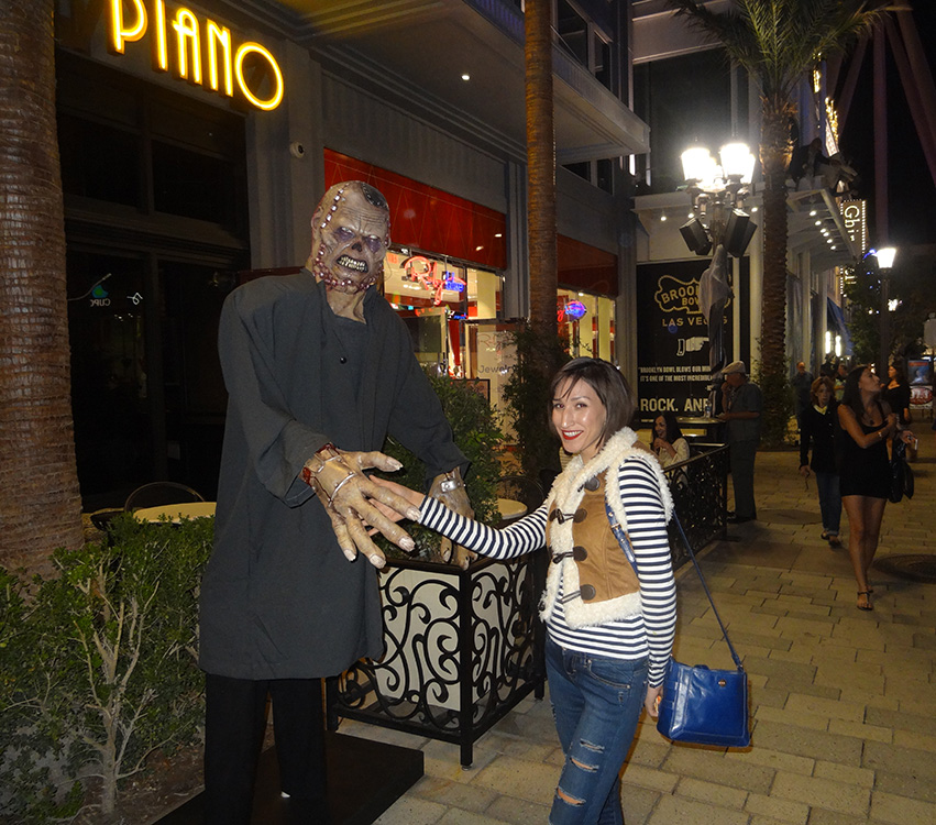Scary Handshake, Halloween Fun in LINQ District, Las Vegas