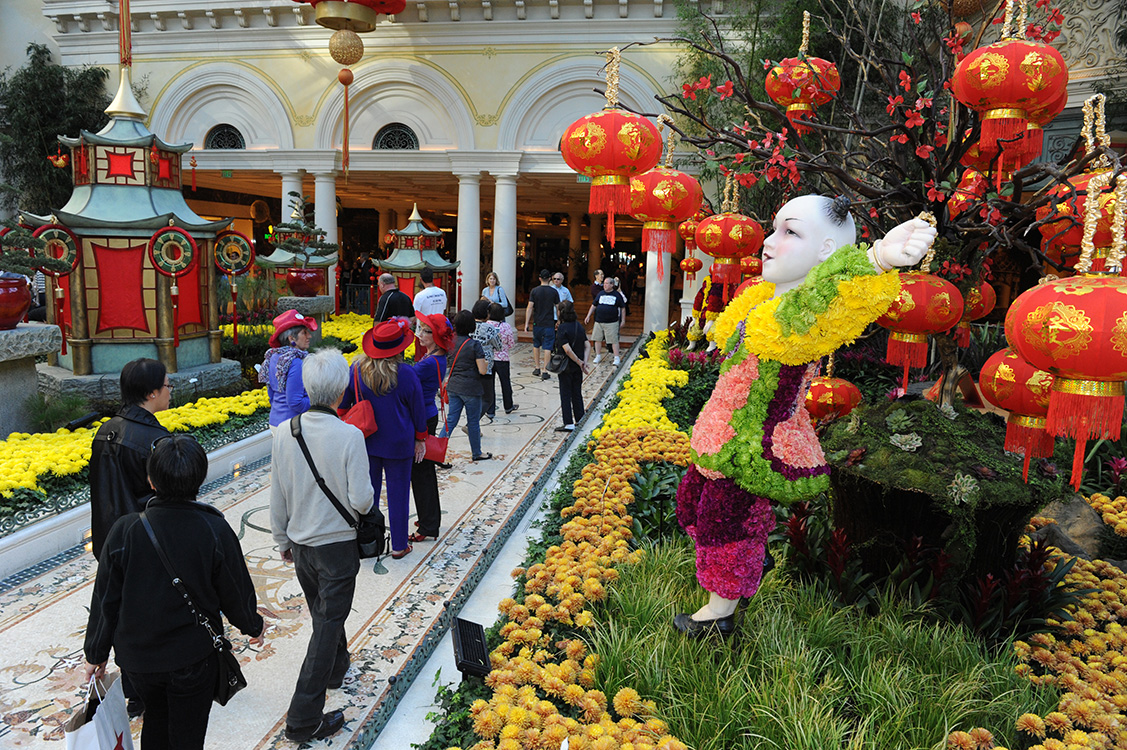 Bellagio-Conservatory-&-Botanical-Garden-interior,-Chinese-New-Year-2015,-Vegas