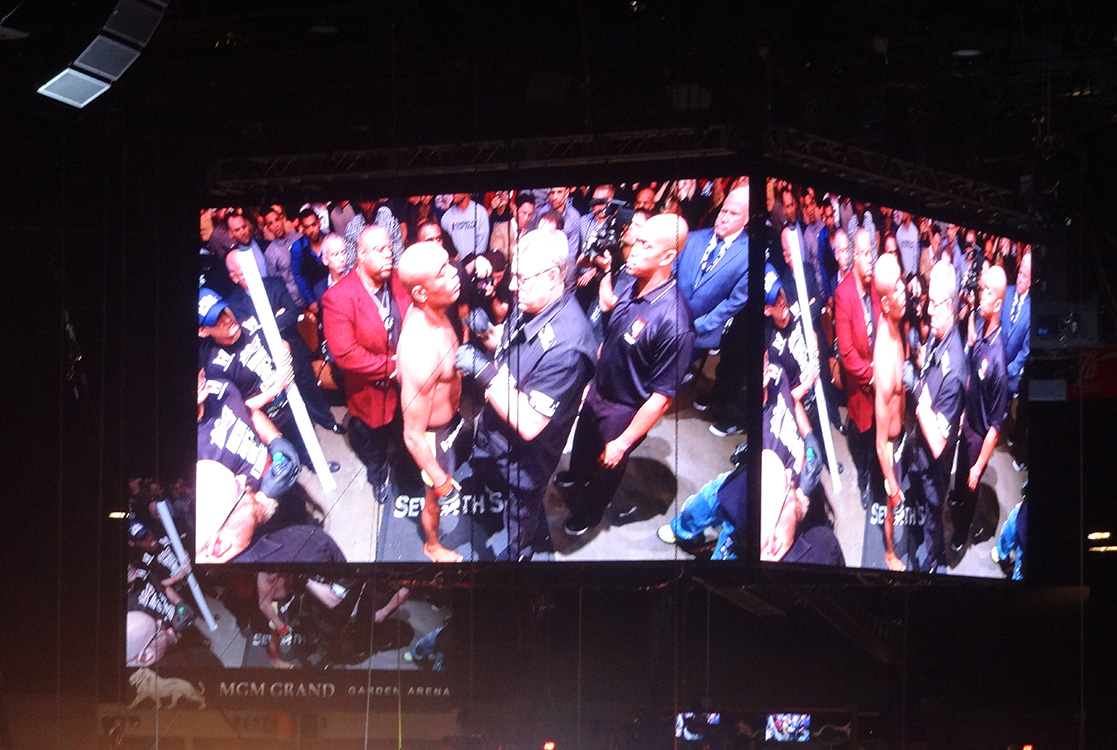 HD-Screen-at-MGM-Grand-Garden-Arena,-UFC-Fight-Silva-Diaz,-Las-Vegas