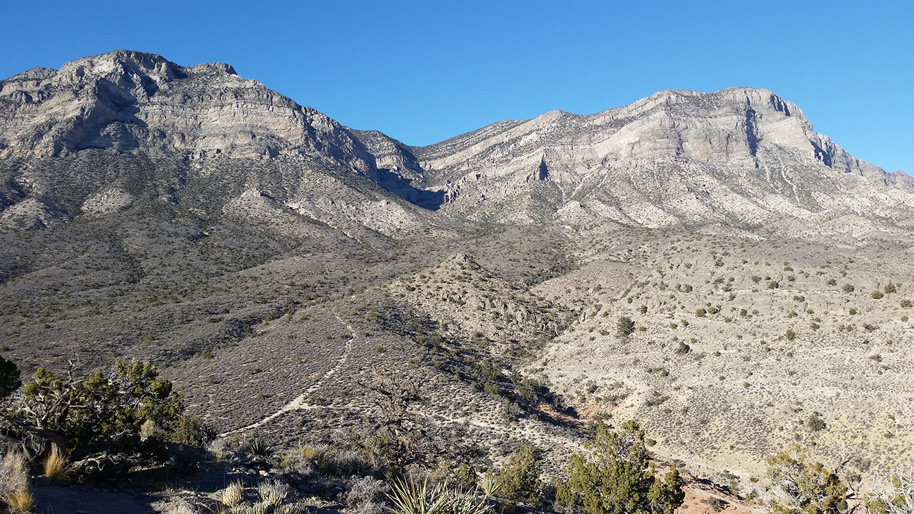 White-Rock-Trails,-Red-Rock-Canyon,-Las-Vegas