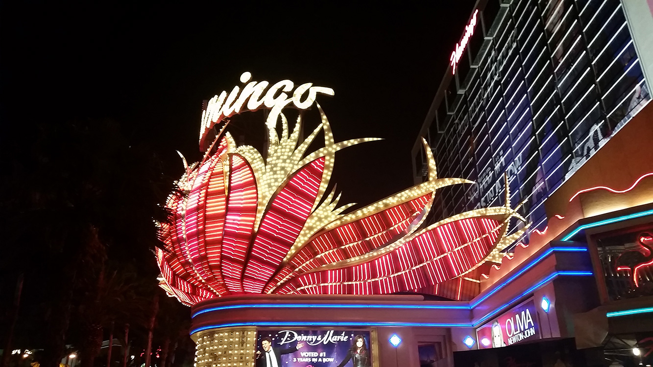 Flamingo-Hotel-Entrance,-Las-Vegas