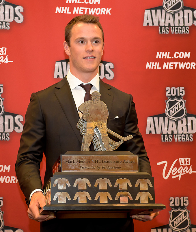 Jonathan-Toews-of-the-Chicago-Blackhawks,-2015-NHL-Awards,-MGM-Las-Vegas