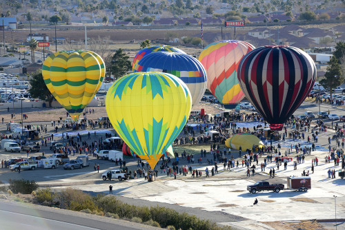 Hot Air Balloons Fill Las Vegas Mesquite Skies for Annual Festival, January 23 – 24